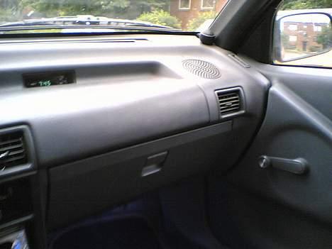 Bilstereo i Charade billede 15