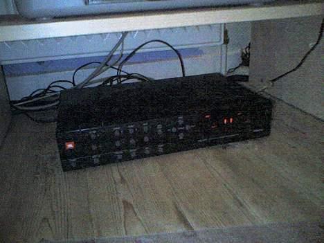 Computeranlæg JBL - Forstærkeren.. billede 4
