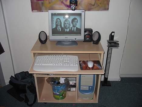 Minianlæg Samsung - Her er så min dejlige computer.. billede 1