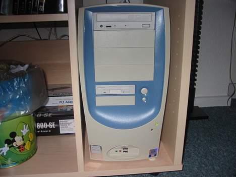 Minianlæg Samsung - så selve computeren, som selvfølgelig skal gejles helt op... billede 16