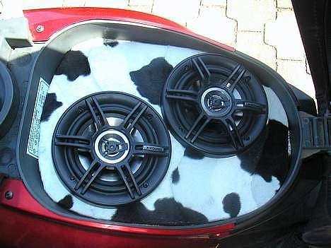 Scooterstereo XSound anlæg i Neos - Her ligger det i Neosen inden den blev renoveret... :) billede 1