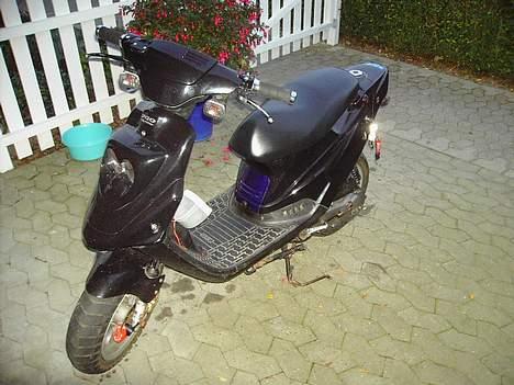Scooterstereo hjemme fusk.. - scooteren hvor det hele sidder på..... billede 5