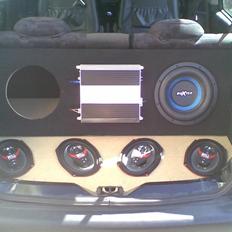 Bilstereo Boxter, earthquake, bull.