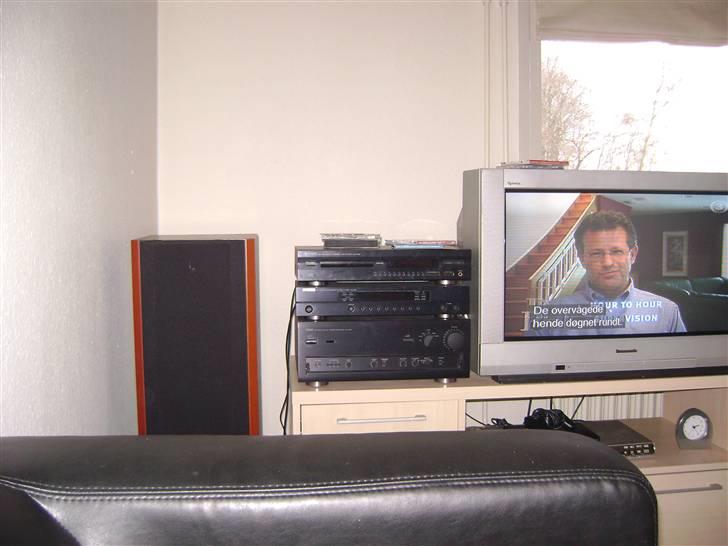 Musikanlæg Yamaha og JBL - et kigge på tv billed. billede 1