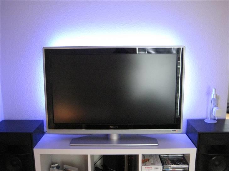 Hjemmebiograf FULL HD - CV & Carver. - hygge lys - standby isblå billede 2