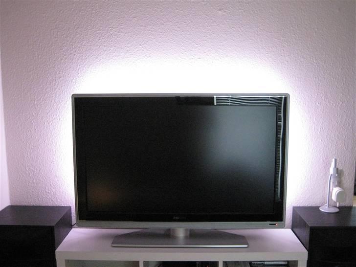 Hjemmebiograf FULL HD - CV & Carver. - hygge lys - hvid billede 4
