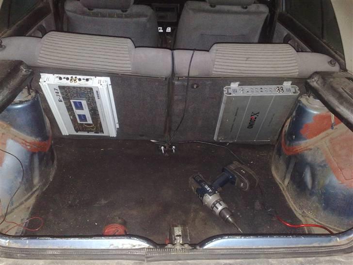 Bilstereo i golf markræser billede 9