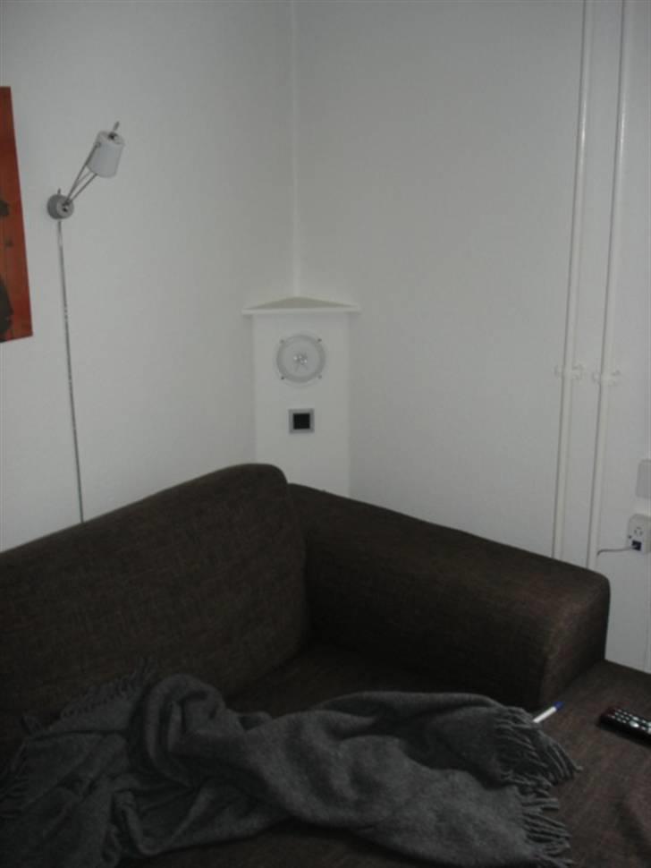 Hjemmebiograf Stilfuld Hjemmebio - Venstre Baghøjtaler ved sofa (med afbryder til lys over sofa) billede 7
