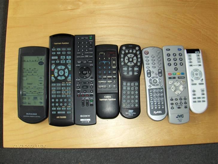 Hjemmebiograf HK,B&W,Optoma DLP DIY - Ikke mindre en 7 fjernbetjeninger - og 1 Universal er det blevet til PUHA... billede 6