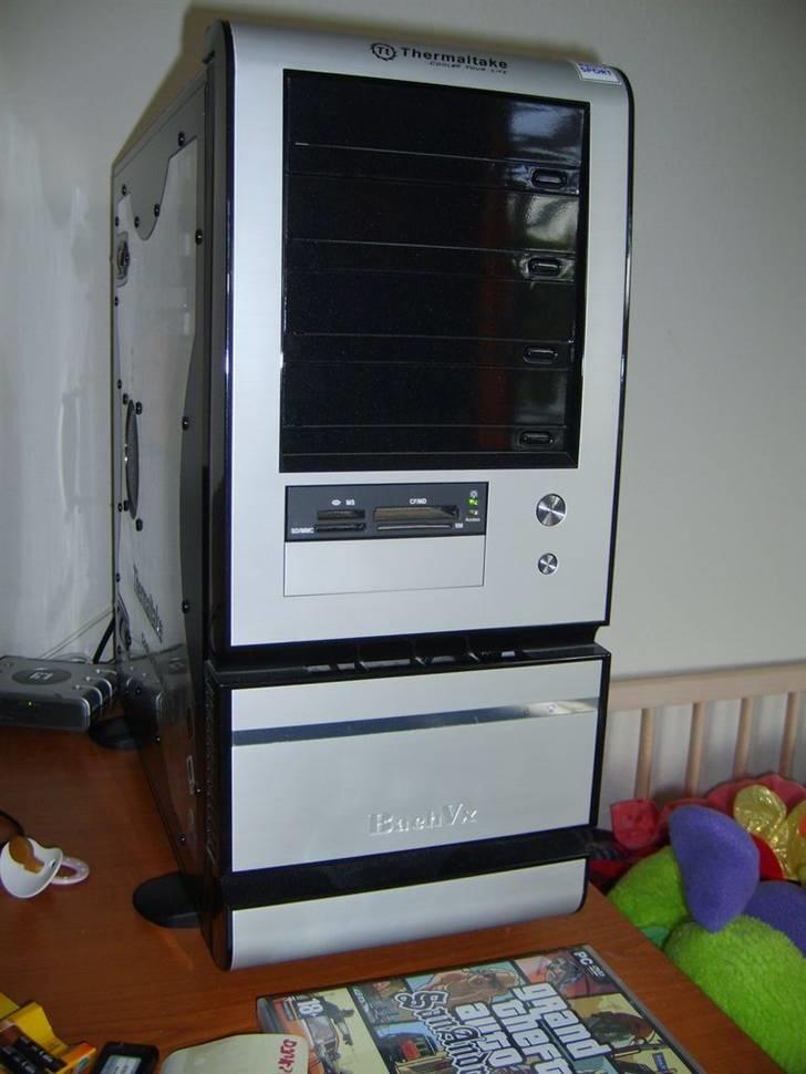 Computeranlæg Comp Logitech X-230 - Maskinen forfra billede 7