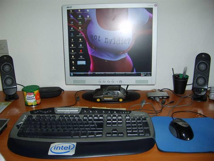 Computeranlæg Comp Logitech X-230 - Når man sidder ved maskinen billede 12