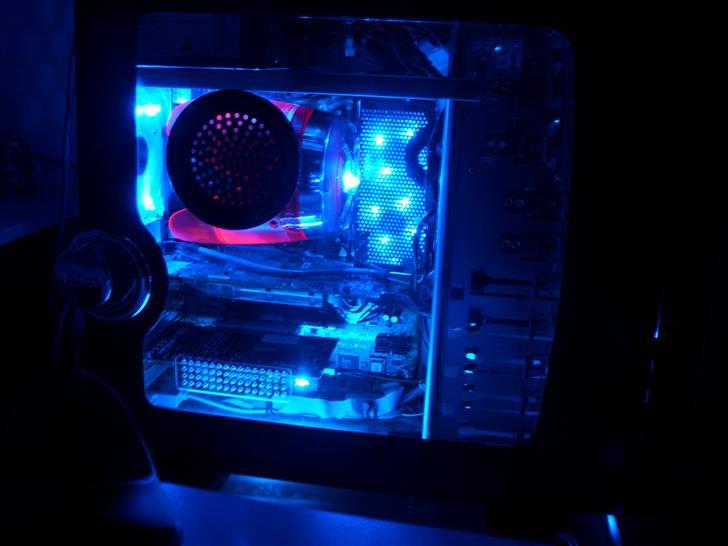 Computeranlæg 5.1 (X-Fi)(Asus/Creative) - Et billede af pcen. Skal sku med! billede 12