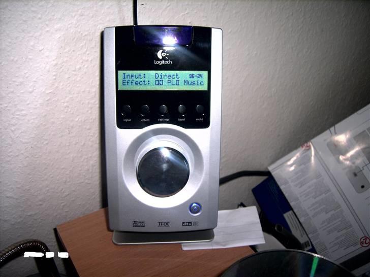 Hjemmebiograf Logitech Z-5500 Digital - styre kassen billede 8