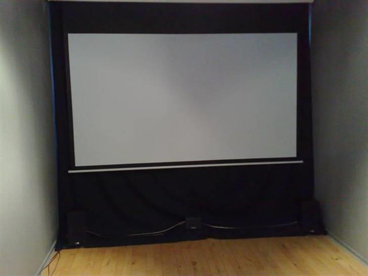 Hjemmebiograf Kings bio i FULL HD - Mangler stadig og få gemt kabler væk billede 1