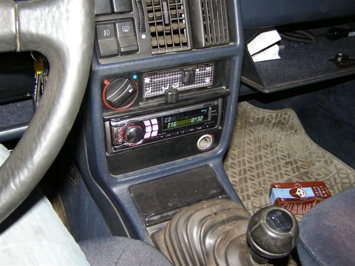 Bilstereo Alpine & Magnat *Old* - Min Alpine HU med lys i, taget med bliz billede 3