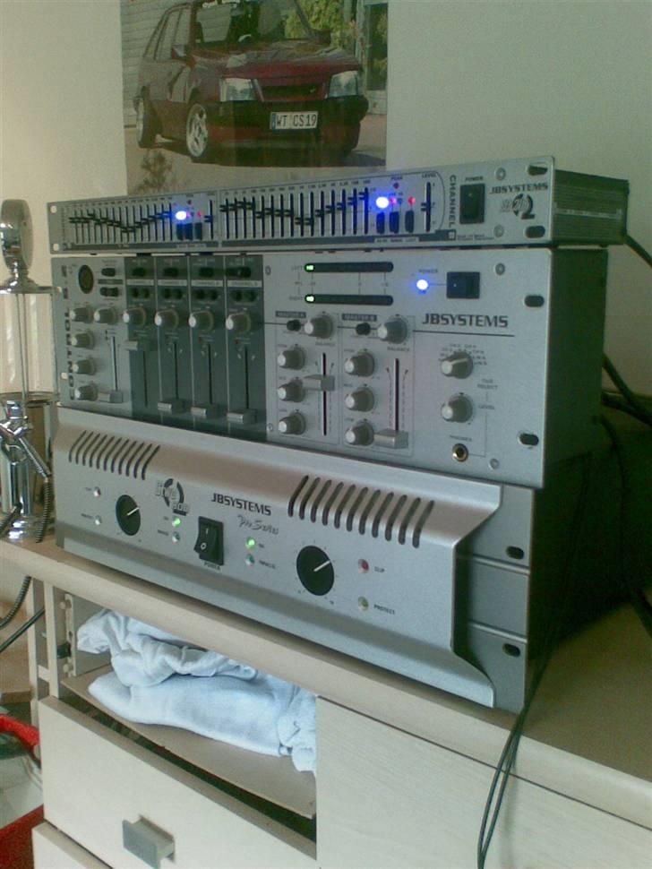 Diskoteksanlæg JB System - C2-800 forstærker, Control 5,2 mixer & EQ-215 Equlizer billede 1
