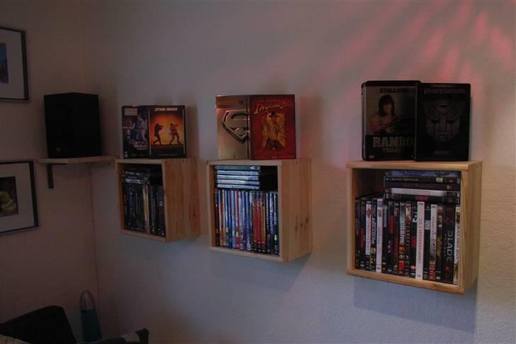 Hjemmebiograf Denon & CV! 5.1 surround - Venstre baghøjtaler+ lille udpluk af DVD-samling billede 3