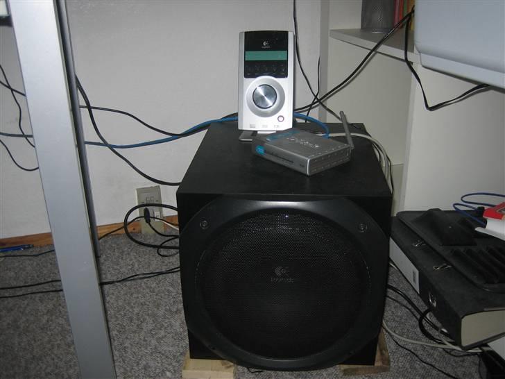 Computeranlæg z-5500 billede 1