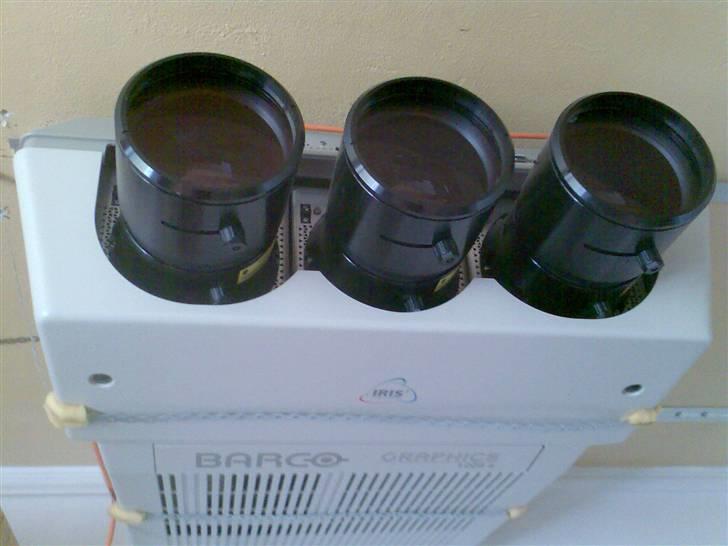 Hjemmebiograf Cerwin Vega - Barco - Barco en af de bedste analoge projectorer, kostede fra ny 300-350.000- i 1998. billede 17