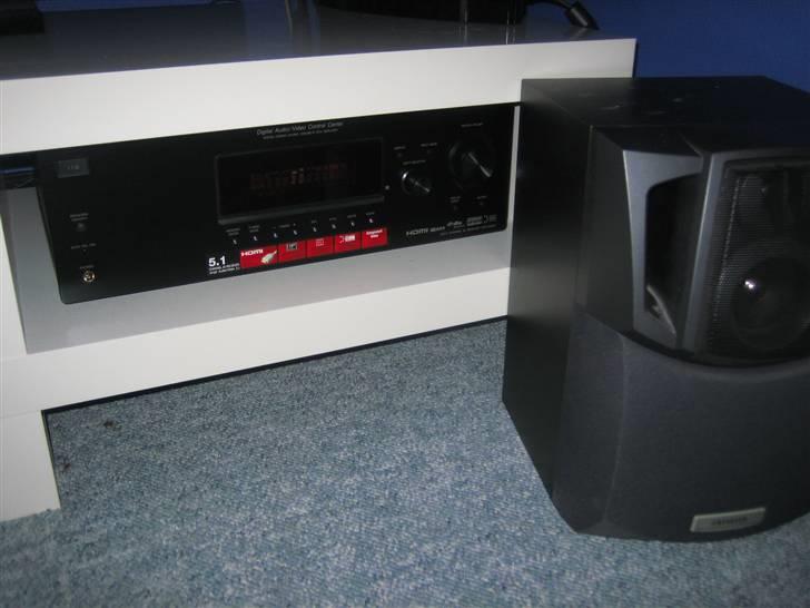 Hjemmebiograf Sony, JBL & Argon - Sony STR DG520 med en gammel højtaler i front billede 2