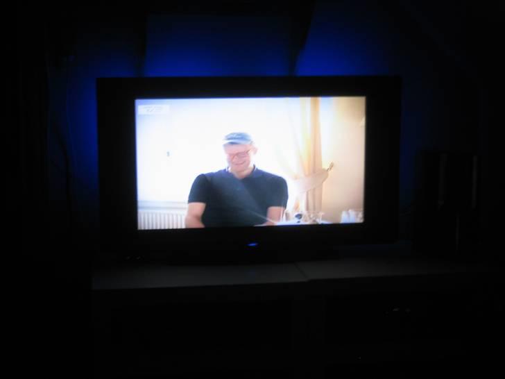 Hjemmebiograf Sony, JBL & Argon - Så er der lys bag ved TV´et billede 8