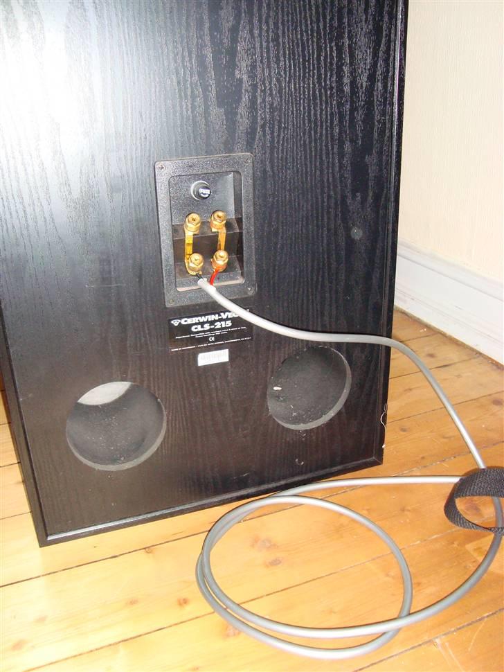Musikanlæg Cerwin-Vega CLS / NAD - Bagsiden med Silver kablet... billede 11