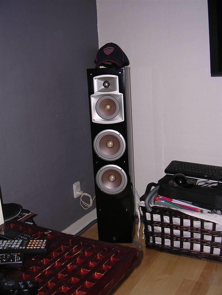 Hjemmebiograf Yamaha all the way. - Pivfræk uden tøj på ;) billede 7