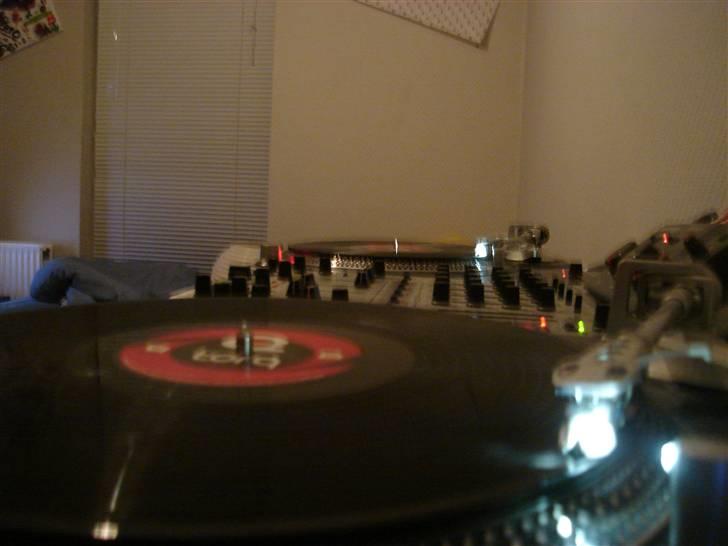 Musikanlæg på værelset  (SOLGT) billede 4