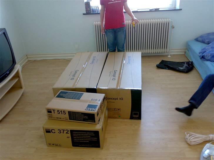 Musikanlæg NAD & Dali Concept - Før anlæget blev pakkket ud. billede 6