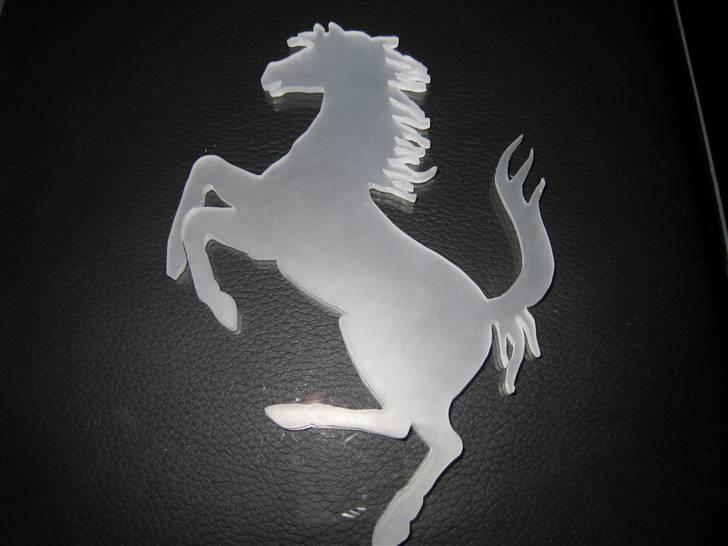 Hjemmebiograf Samsung + Logitech - Ferrari hingst, der ligger under sofabordet billede 15