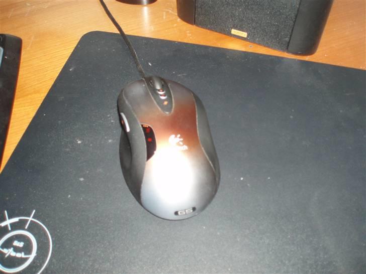 Computeranlæg JAMO SAT300II - SW300II - Min Logitech G5 gaming-grade laser mus. Nedenunder ligger mit S&S steelpad billede 9