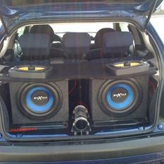 Bilstereo Audiio system i 206