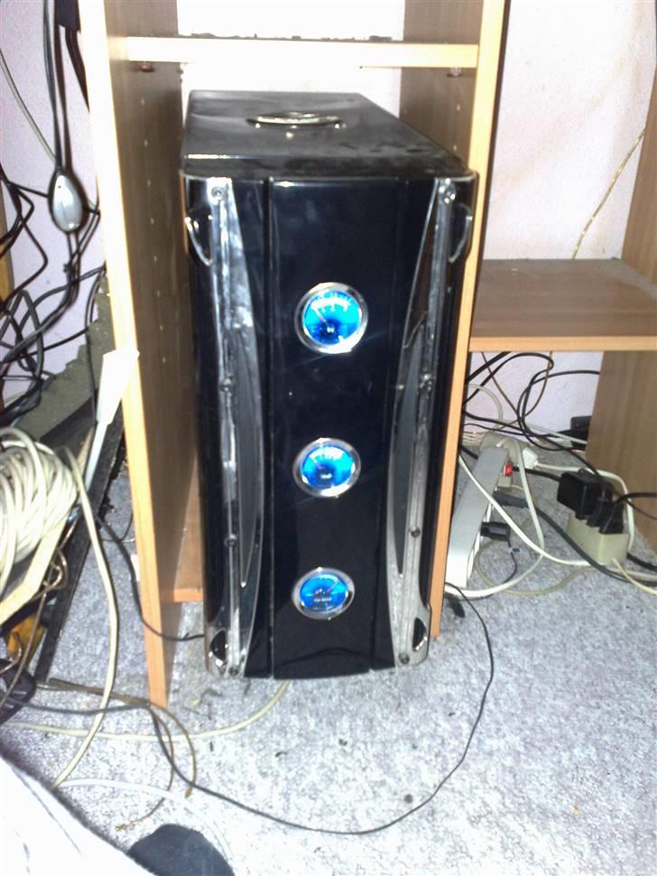 Computeranlæg på værelset - den lille computer, temp måler, lydstyrke måler og fanspeed billede 10