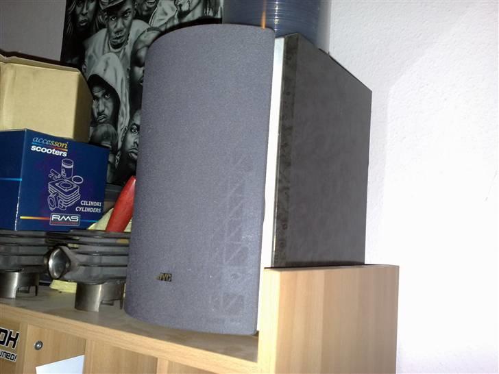 Computeranlæg på værelset billede 12