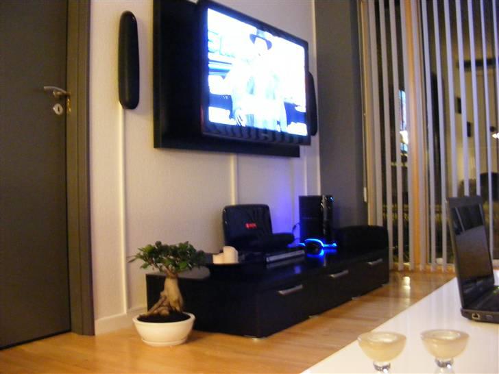 Hjemmebiograf SAMSUNG COMPLETE - Et lille aften billede... I baggrunden ses min ps3 i sin led-stand billede 5