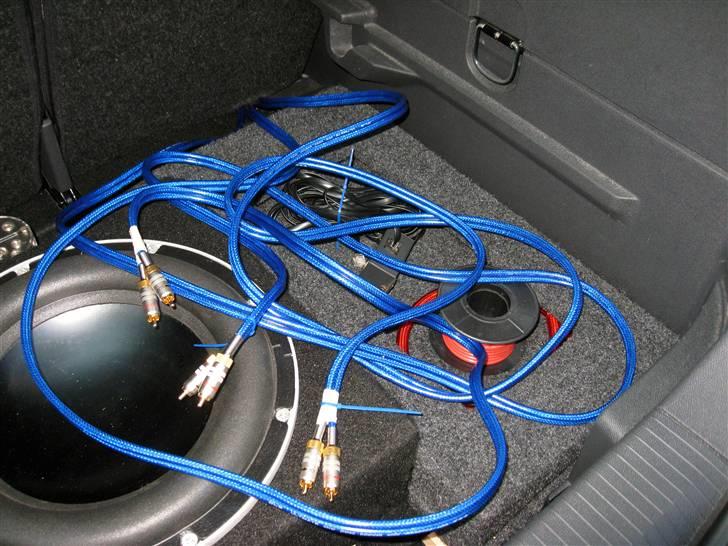Bilstereo DLS i Corsa D - DLS Ultimate signalkabler. billede 6