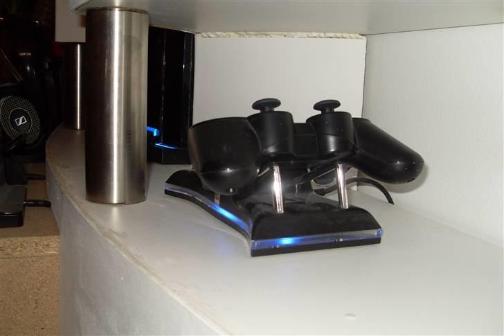 Hjemmebiograf Custom  hjemmebio - ps# controller lader, tager 2 ctrl. billede 8