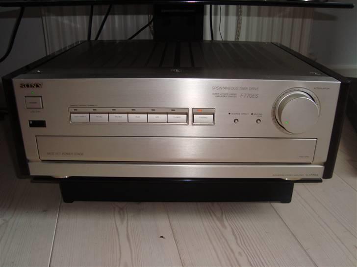 Musikanlæg                   Sony ES - Min Sony, nedest i Racket. billede 4