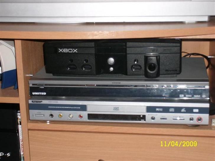 Musikanlæg Cerwin vega og NAD - min gamle krydskasse, og de 2 dvd afspillere :)  billede 3