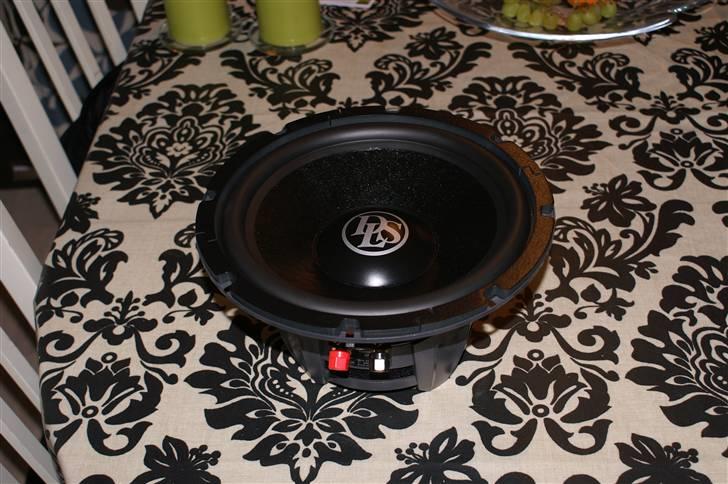 Bilstereo firmakassen med boom boom - bassen inden montering billede 6