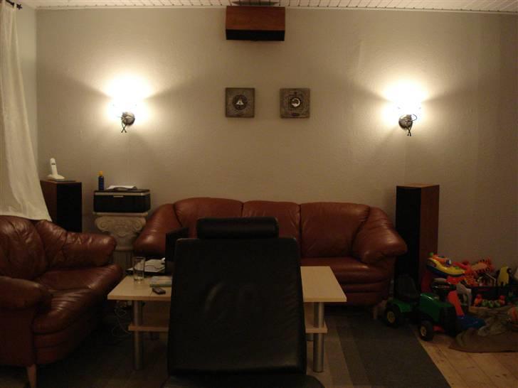 Hjemmebiograf Nad & Dali, 2008 - taget fra toppen af mit TV, og igen, aftenbelysning der ikke reflektere i TV´et. billede 9