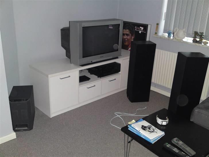 Musikanlæg Sony Og Dali - som det så ud før. bare fjernet lidt kabler og sådan bagved. billede 2