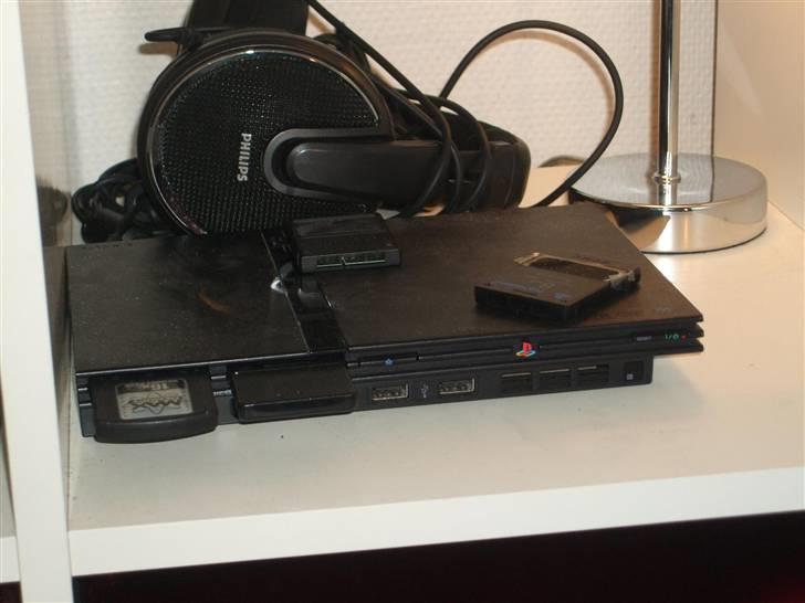Hjemmebiograf Yamaha & Cerwin Vega - ps2 og philips høretelefoner billede 13