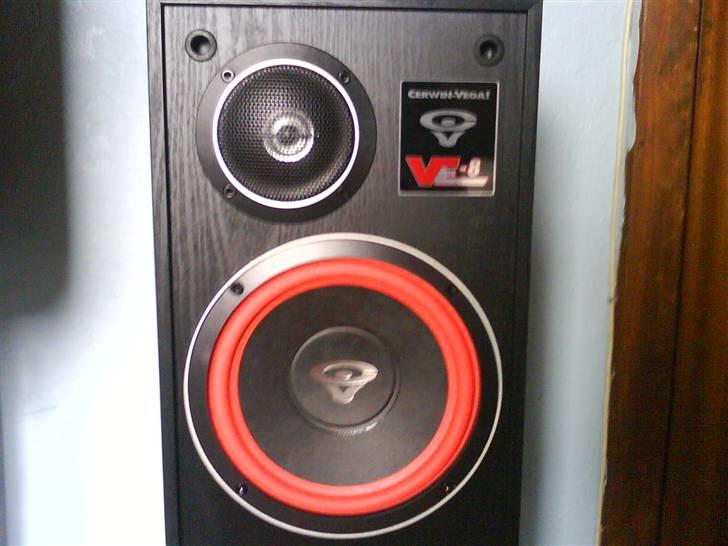 Musikanlæg Cerwin Vega solgt - Højre Vega udenfrontstof billede 5