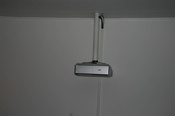 Hjemmebiograf 92", NAD og Dali - Projektoren. billede 7