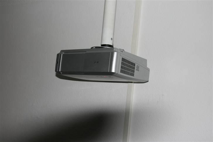 Hjemmebiograf 92", NAD og Dali - Sanyo Z5 billede 8