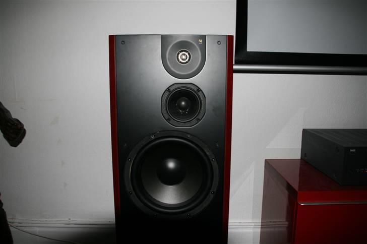 Hjemmebiograf 92", NAD og Dali - JBL L100 billede 10