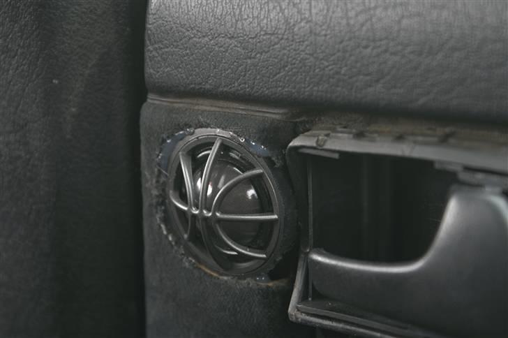 Bilstereo DLS vintervogn - Diskant montere i dørside med varmlim billede 10