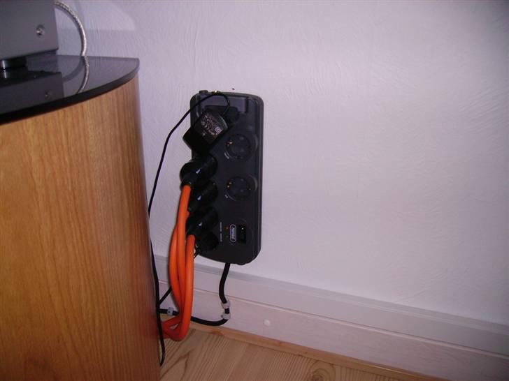 Hjemmebiograf Denon/B&W/NAD/Logitech - nye skærmede kabler og netfilter billede 16