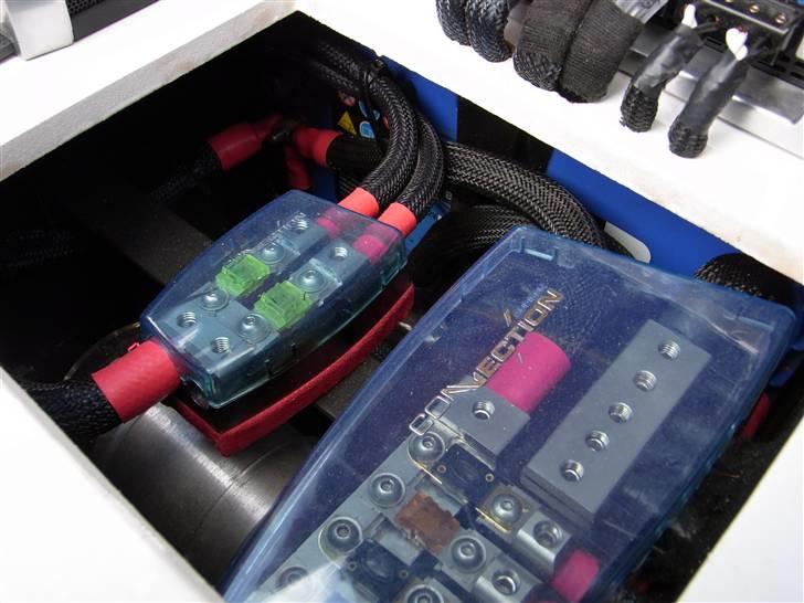 Bilstereo Alfa Romeo 155 - sikrings bokse kondensator og batteri billede 16